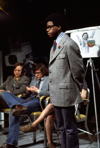 138-1972boxcarousel