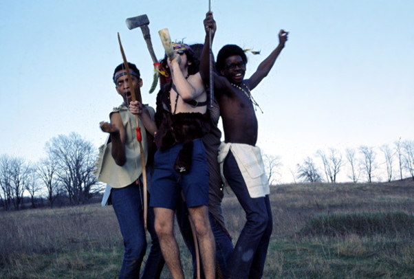 48-1972boxcarousel