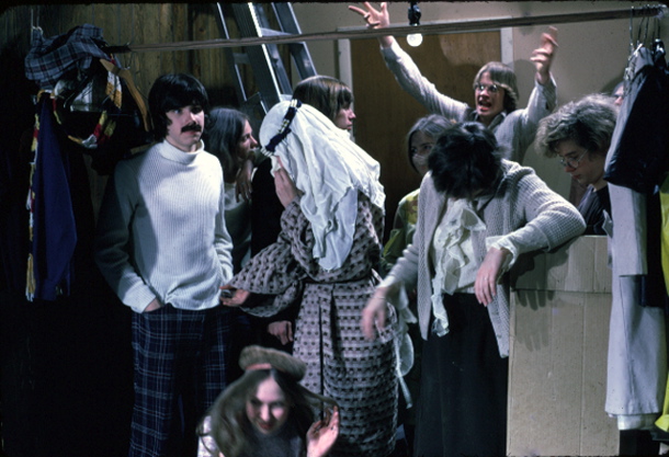 11-1975